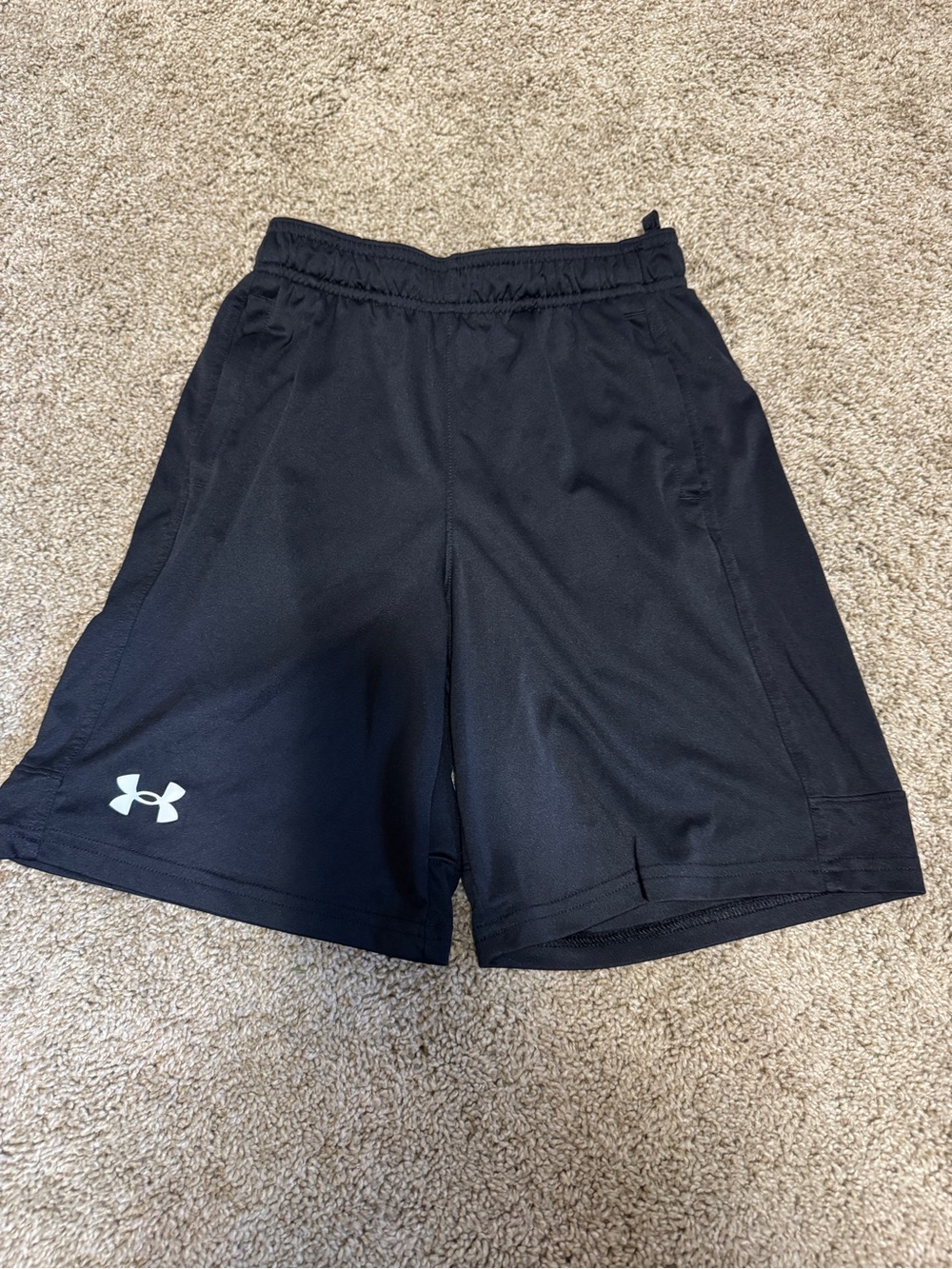Medium 10/12 Youth Boy’s Under Armour Black White Athletic Shorts